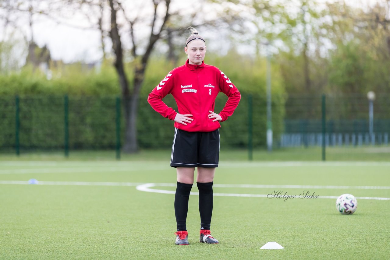 Bild 164 - Co-Trainerin der Frauen Nationalmannschaft Britta Carlson in Wahlstedt